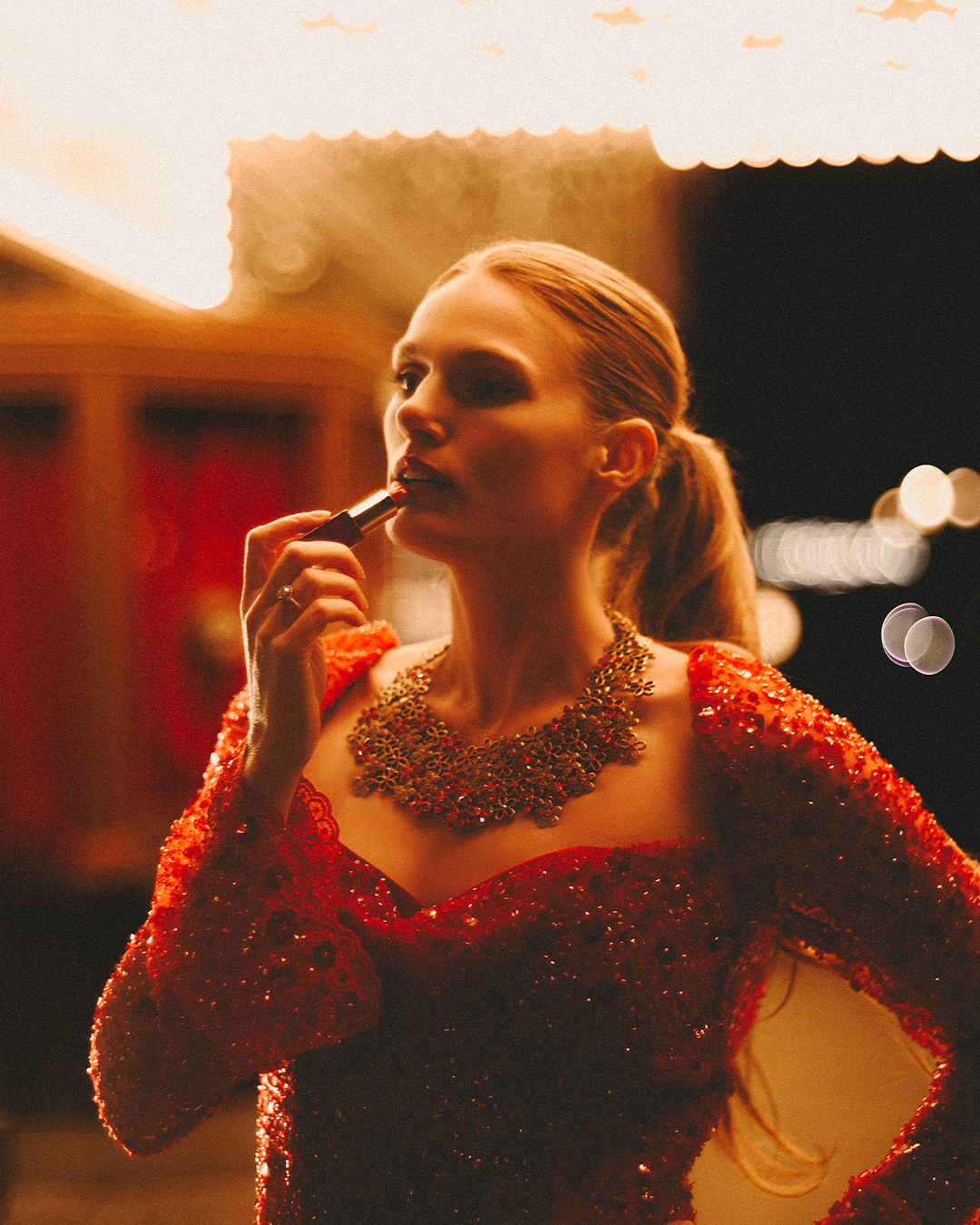 Old Hollywood Glamour: A Story of a Fashion-Forward Premiere Night — photograph 6 of 20